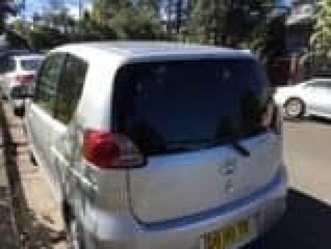 Toyota Porte 2009 - low kms