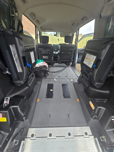 Nissan Serena 2013 - Wheelchair Accessible Va