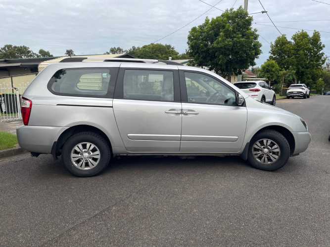 2014 Kia Grand Carnival Si 6 SP Automatic 4D