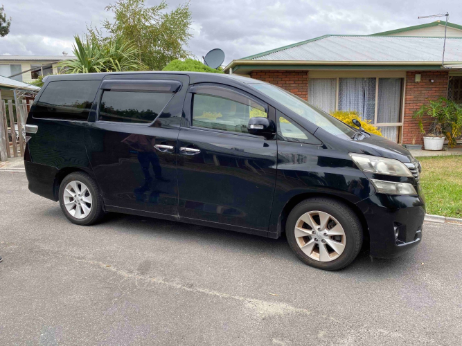 2011 Toyota Vellfire