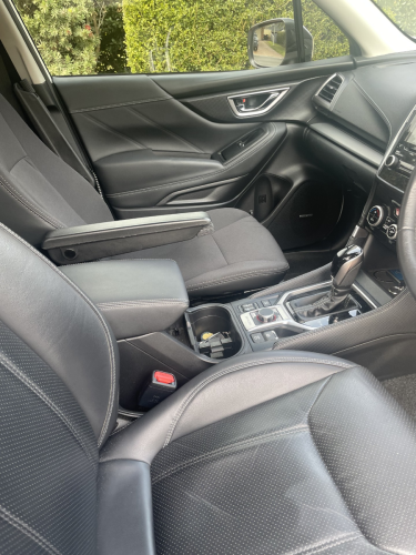 6456_close_up_image_of_the_seat_in_the_subaru