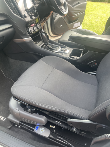 6456_close_up_image_of_the_turny_swivel_seat