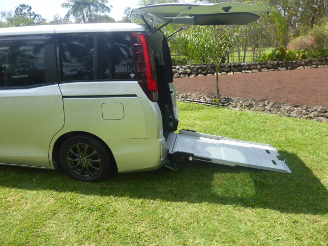 2016 Toyota Noah with Rear wheelchair Entry