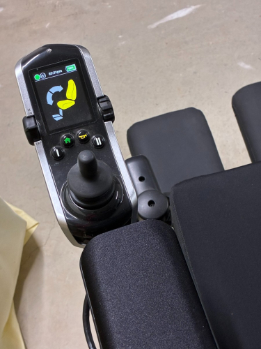 8102_left_side_controller