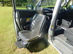 11/2009 Toyota Noah Rear Ramp Turnout Seat