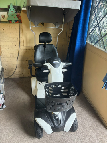 8308_mobility_scooter_front_view