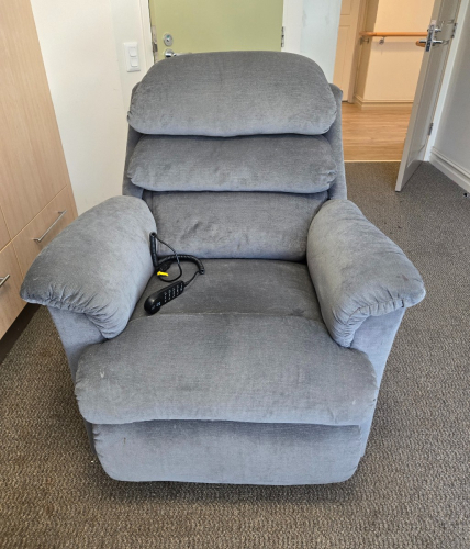 La-Z-Boy Electric Recline/Lift Chair