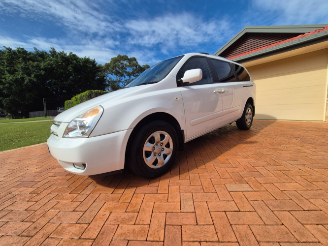 2010 Kia Grand Carnival Freedom Motors Conver