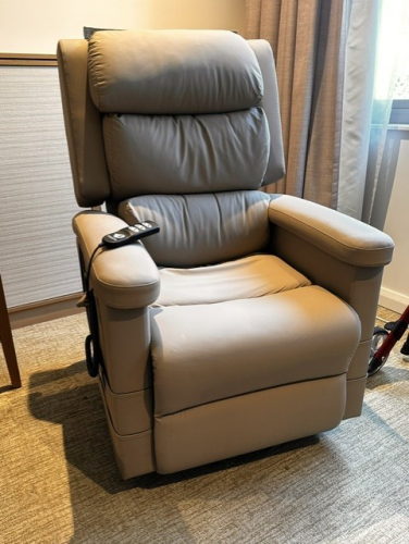 8448_apire_recliner_1