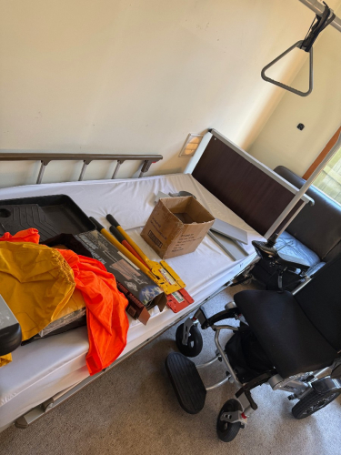 Free 2 X Electric Adjustable Medical Beds