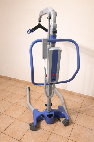 Oxford Advance Electric Patient Lifter with Slings