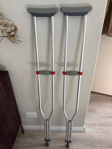 Breezy Every Day Crutches
