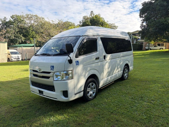 9194_toyota-hiace-2019