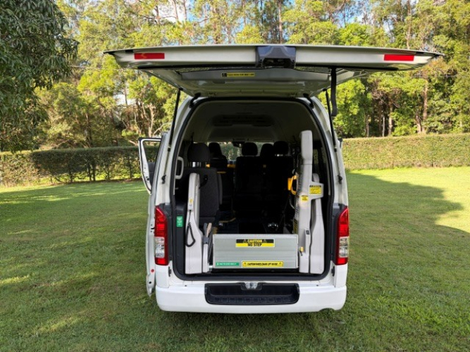 9194_toyota-hiace-disability-vehicle