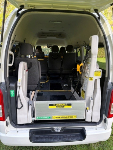 9194_toyota-hiace-wheelchair-vehicle-inclusive