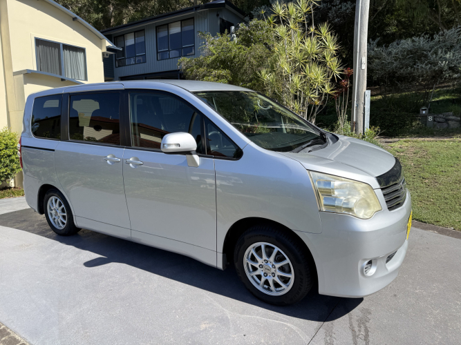 2011 Toyota Noah Van - Wheelchair Accessible