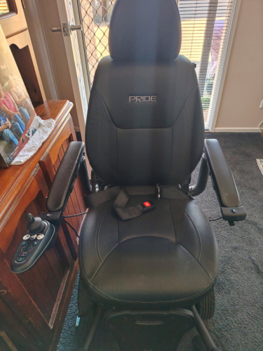 Pride Jazzy 211 Electric Wheelchair