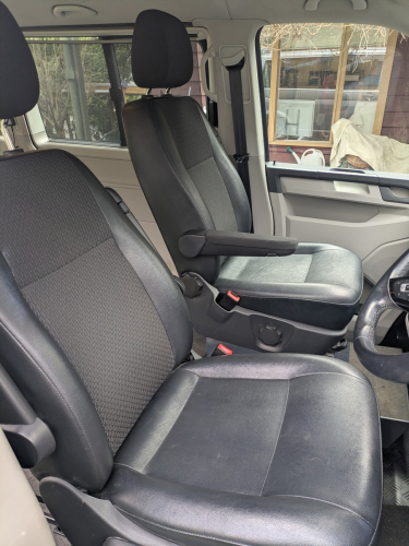 9253_front_seats