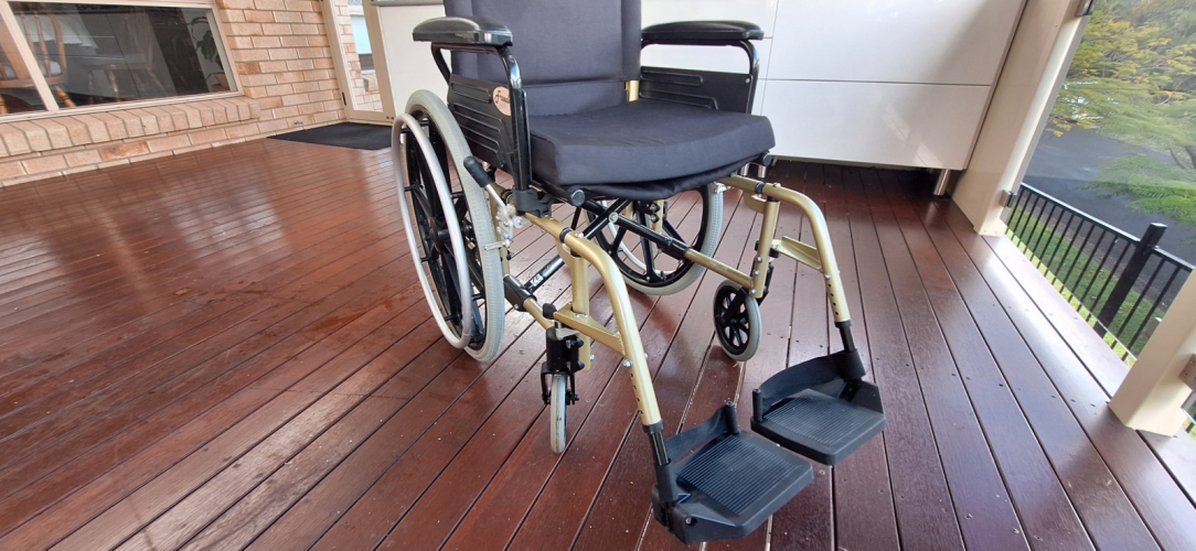 Wheelchair - Light and Foldable