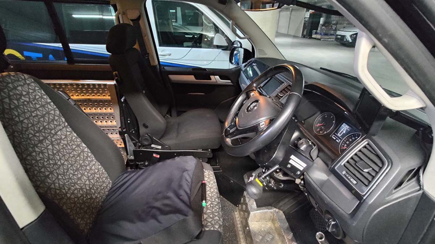 9341_black_vw_transporter_-_front_seats_landscape