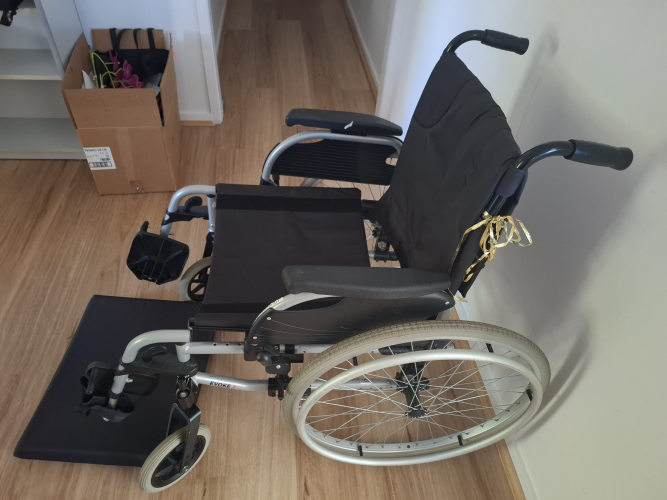 Aspire Evoke 2 Wide Seat Manual Wheelchair
