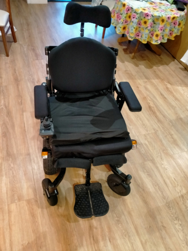 Frontier V6 Bariatric Electric Wheelchair