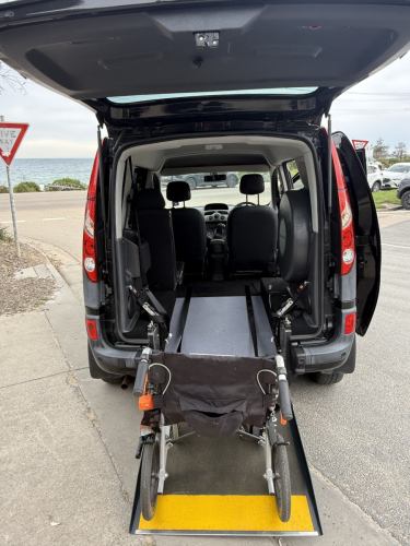 9897_image_of_the_2013_renault_wheelchair_vehicle_with_ramp_down